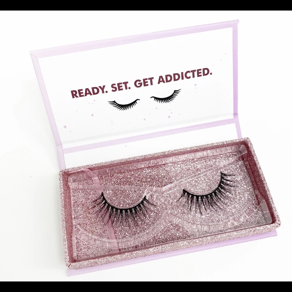 Lashaholic Luxury Lashes